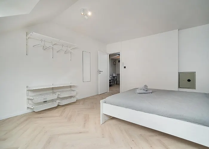 Apartmán Big 4-bedroom Flat, Terrace With Great Vitkov View Praha