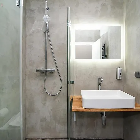 Big 4-bedroom Flat, Terrace With Great Vitkov View Apartment Prague