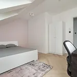 Big 4-bedroom Flat, Terrace With Great Vitkov View Διαμέρισμα