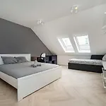 Big 4-bedroom Flat, Terrace With Great Vitkov View *