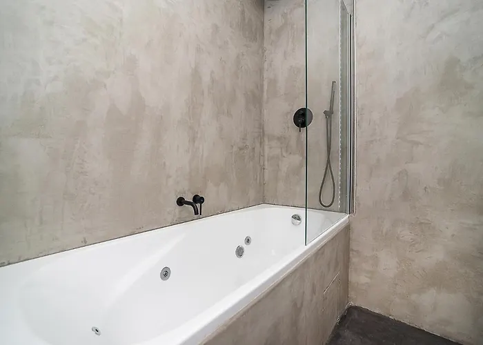 Big 4-bedroom Flat, Terrace With Great Vitkov View