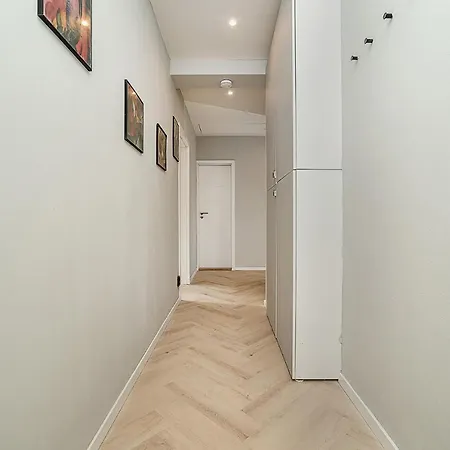Apartmán Big 4-bedroom Flat, Terrace With Great Vitkov View
